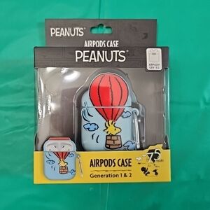 Peanuts AirPods Case - Blue and Red